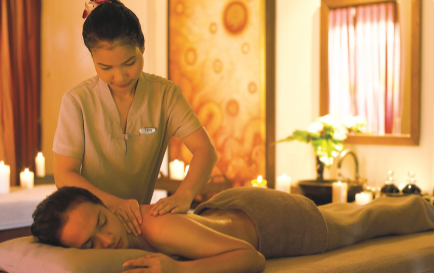 Kopf Schulter und Rueckenmassage